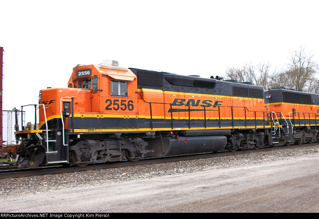 BNSF 2556